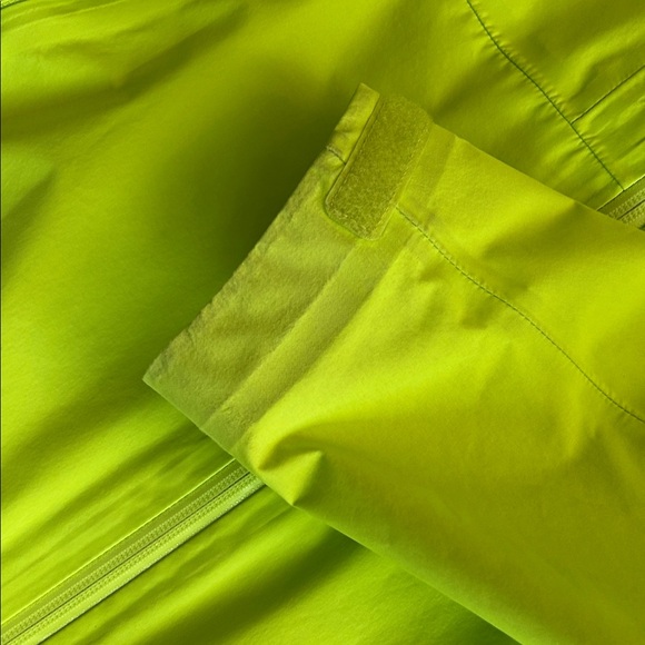 Helly Hansen Men’s Vibrant Lime Hooded Jacket size Large - Picture 6 of 10